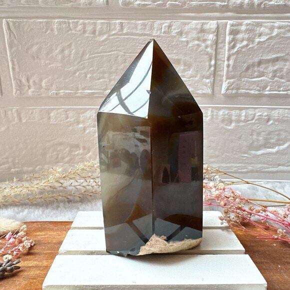 Gorgeous Agate Polished Point/Tower from Brazil - Picture 3 of 11